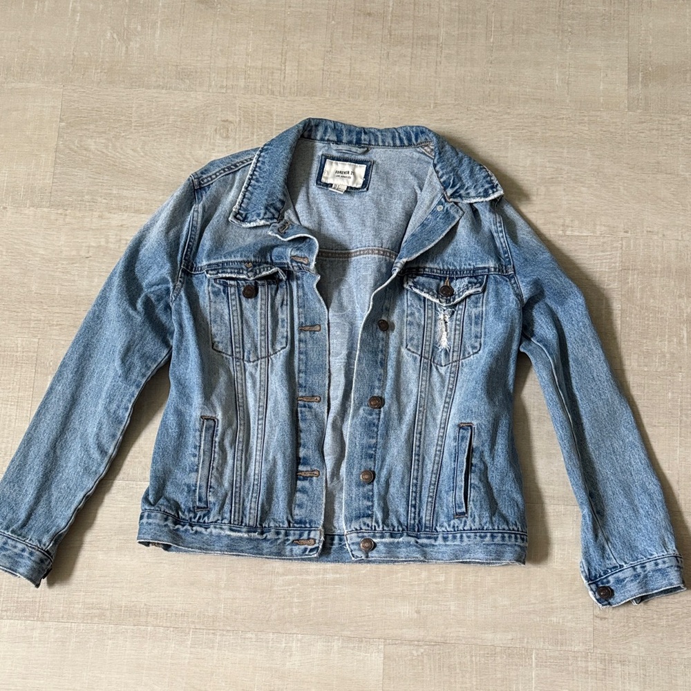 Forever 21 Light Wash Distressed Denim Jacket – J’Adore Le Rock N Roll